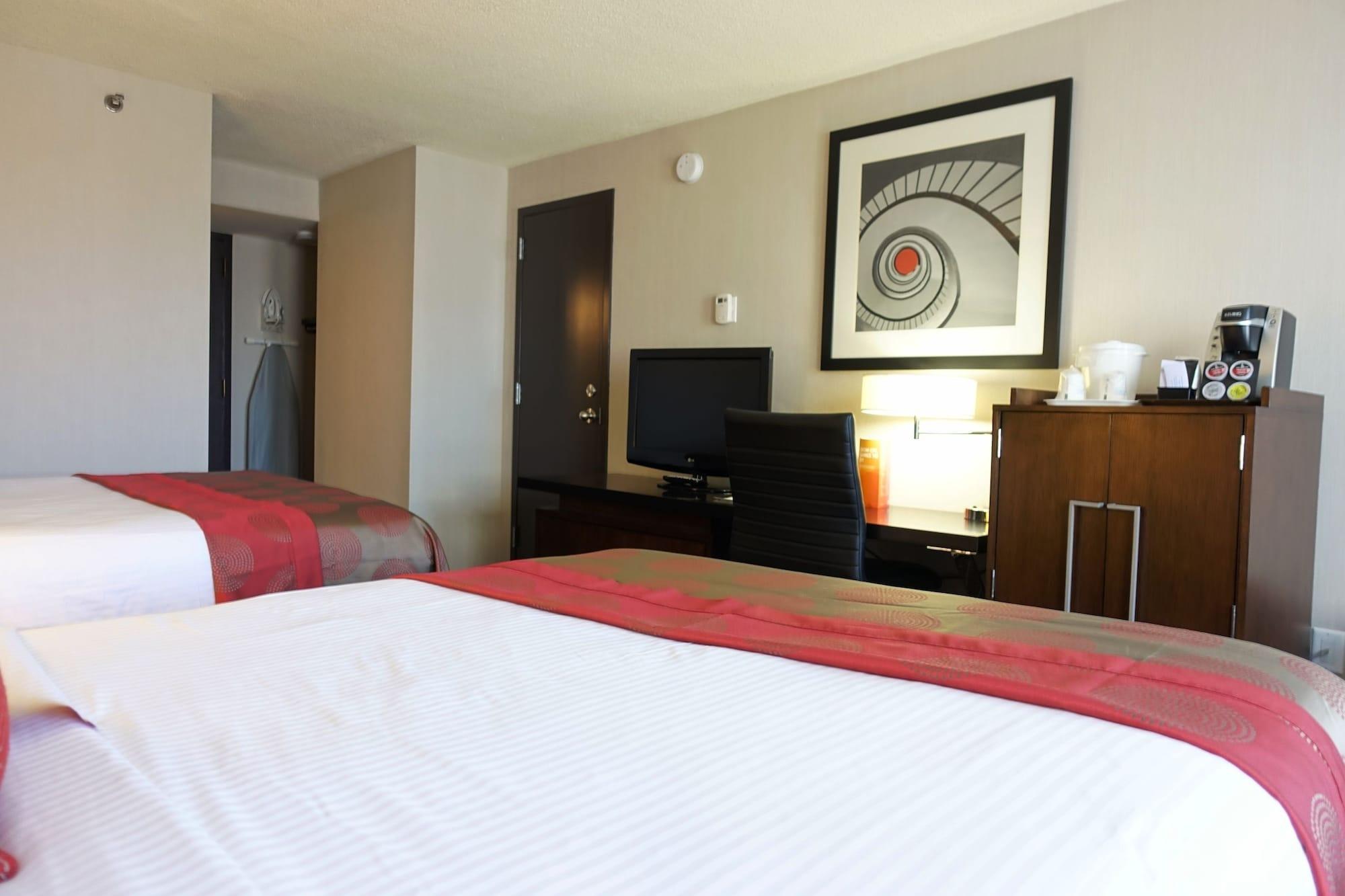 Готель Ramada Plaza By Wyndham Regina Downtown Екстер'єр фото