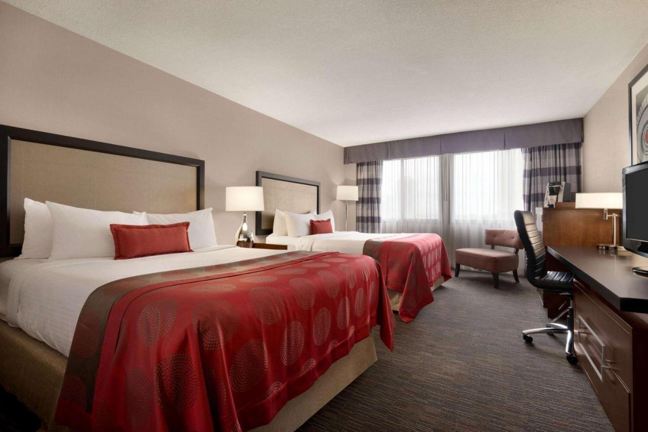 Готель Ramada Plaza By Wyndham Regina Downtown Екстер'єр фото