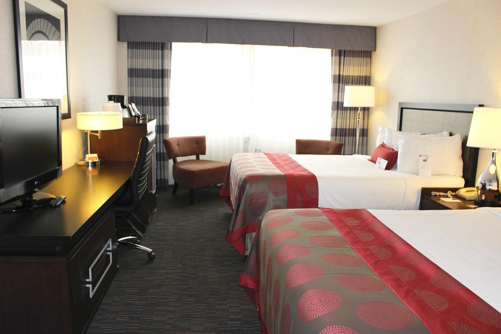 Готель Ramada Plaza By Wyndham Regina Downtown Екстер'єр фото